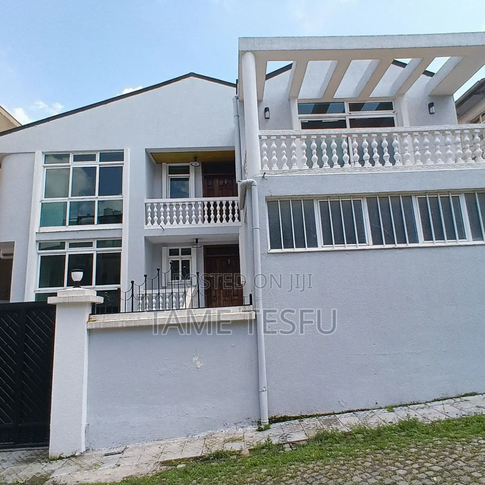 Furnished 6bdrm House in Cmc, Bole for sale
