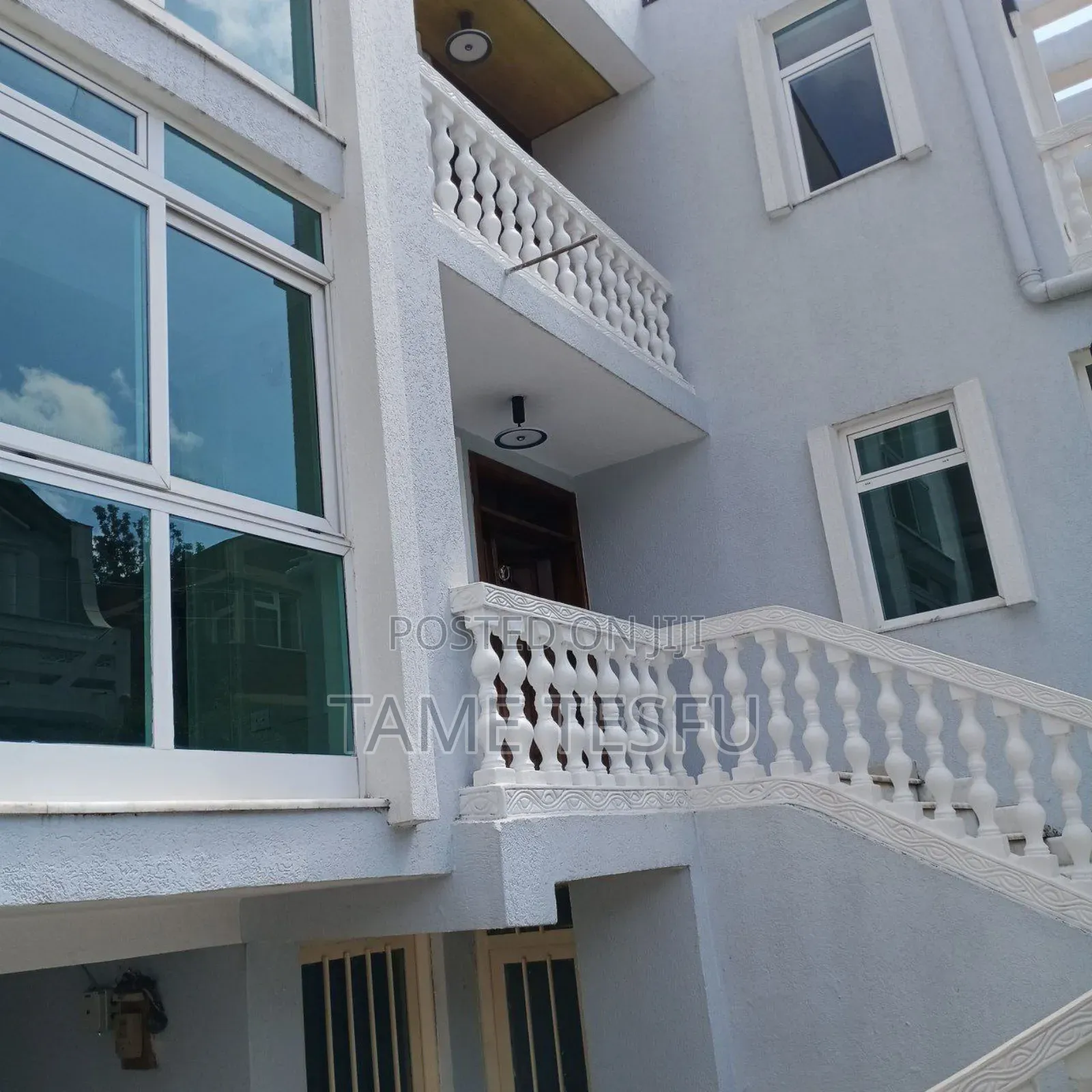 Furnished 6bdrm House in Cmc, Bole for sale