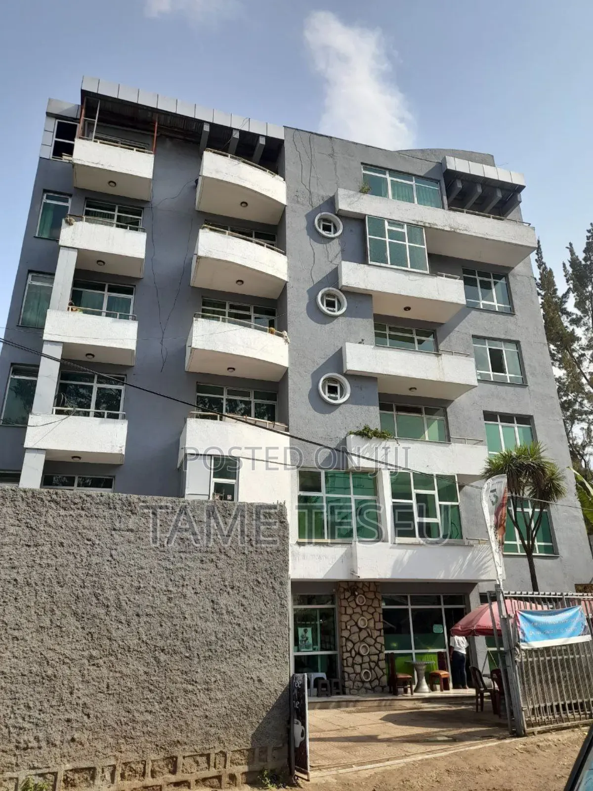 Furnished 10bdrm House in መገናኛ, Bole for sale