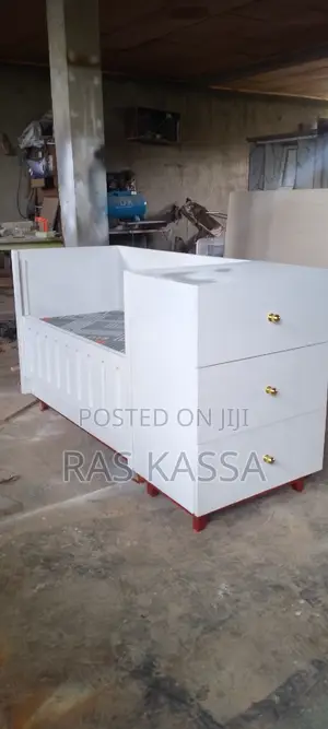 የህፃን ልጅ አልጋ 1