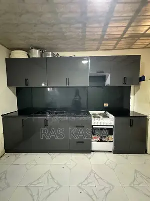 Photo - Uv ኪችን ካቢኔት 2