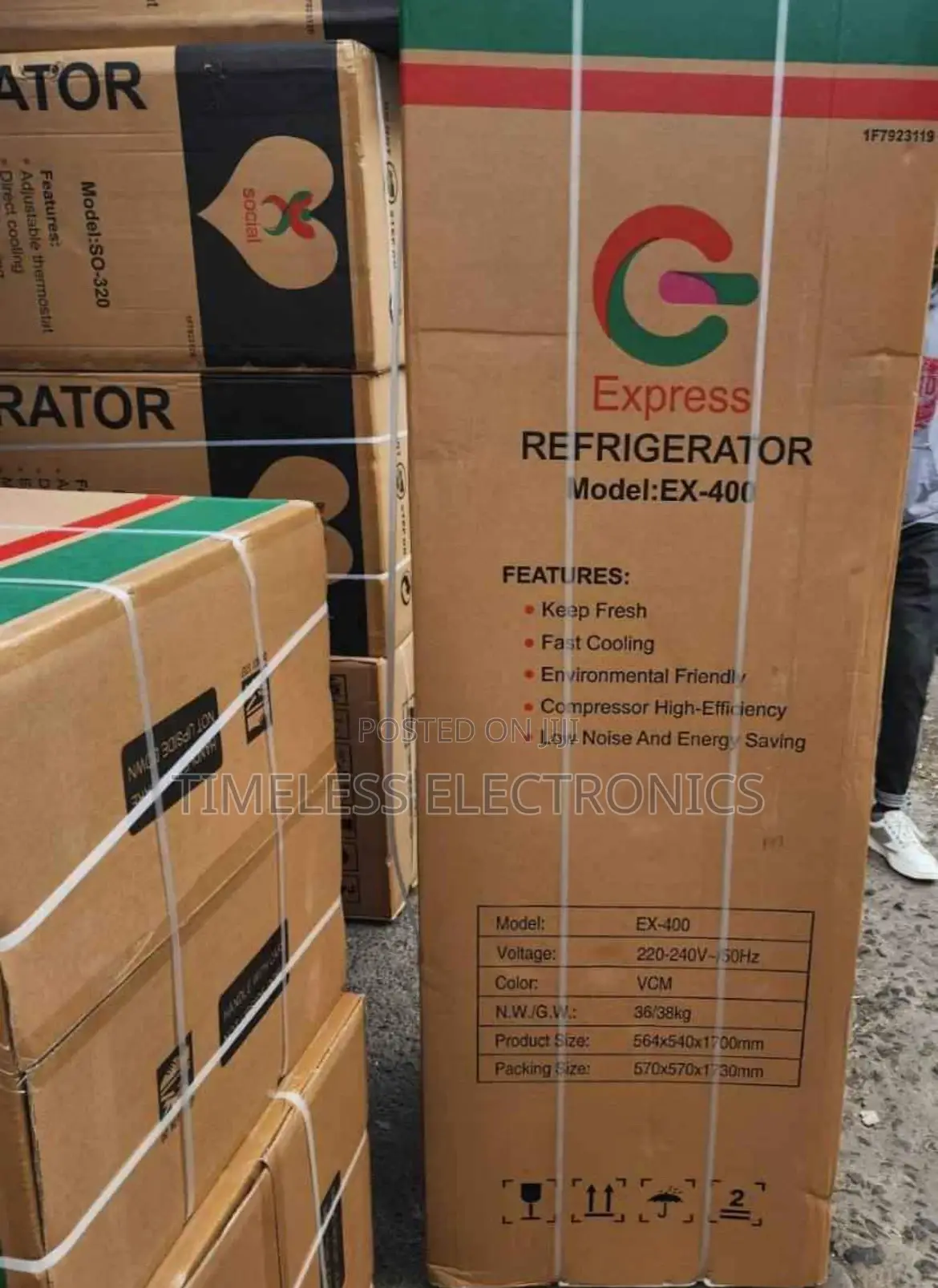 Express 300 L Refrigerator – Spacious, Modern Reliable!