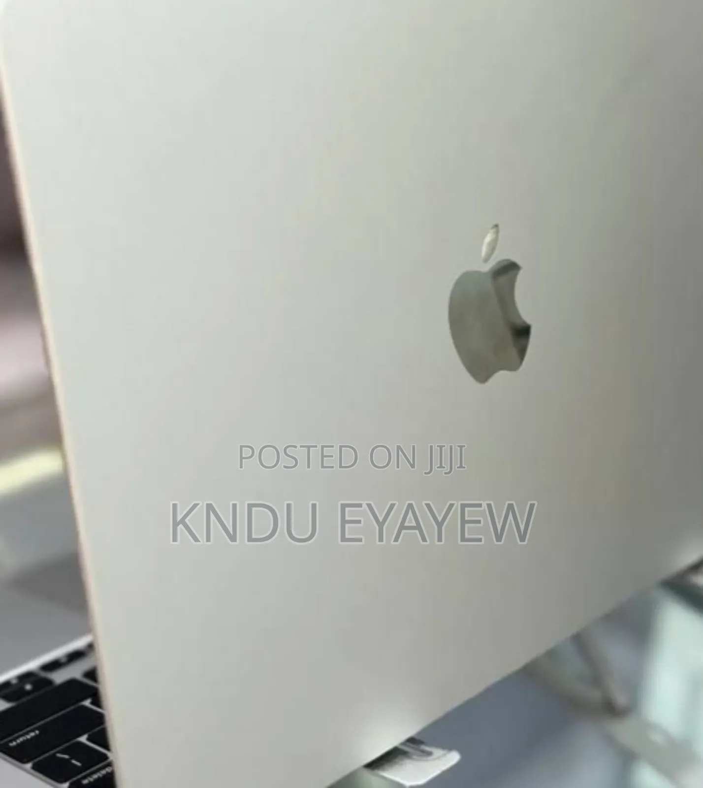 New Laptop Apple MacBook Air 2025 M4 13-Inch 16GB Apple M4 SSD 256GB