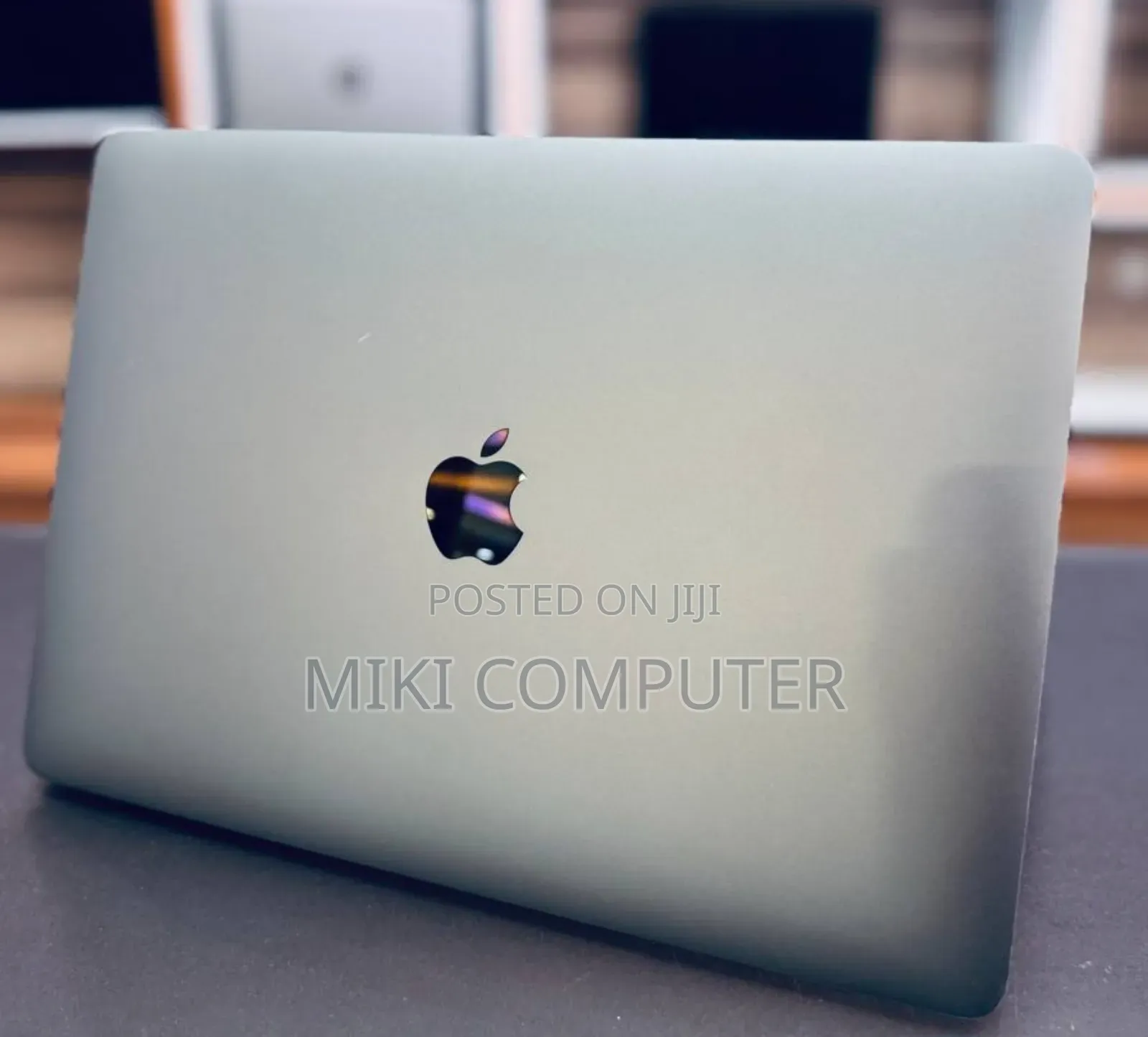 New Laptop Apple MacBook Pro 2017 8GB Intel Core I7 SSD 512GB