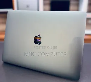 Photo - New Laptop Apple MacBook Pro 2017 8GB Intel Core I7 SSD 512GB