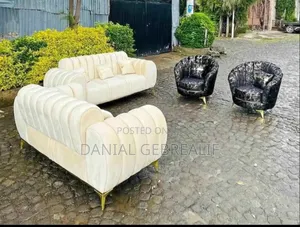 Photo - Crem or Black Code 444