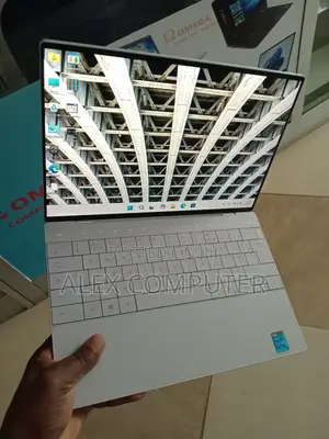 New Laptop Dell XPS 13 32GB Intel Core I7 SSD 1T