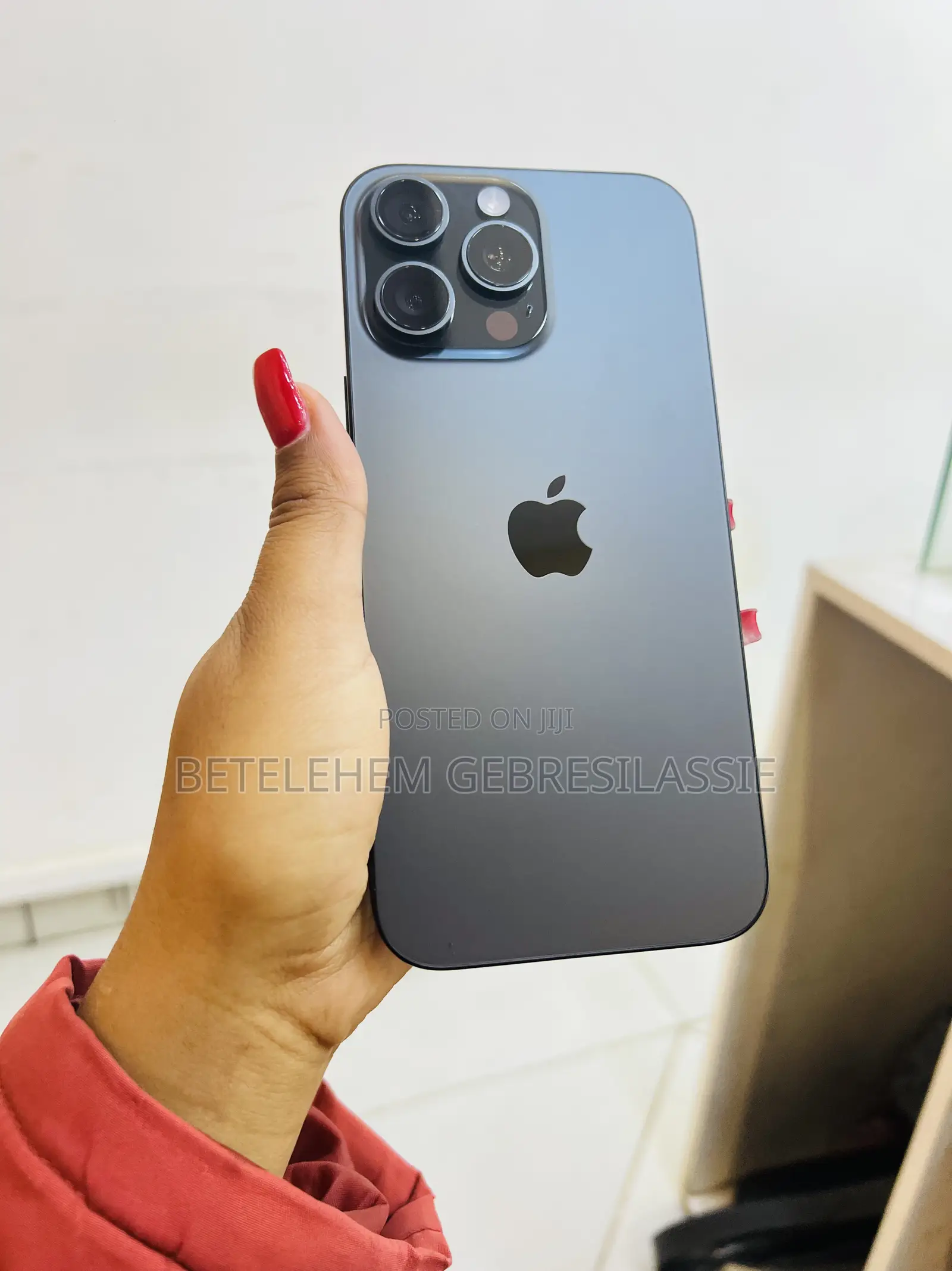 New Apple iPhone 16 Pro Max 256 GB Black