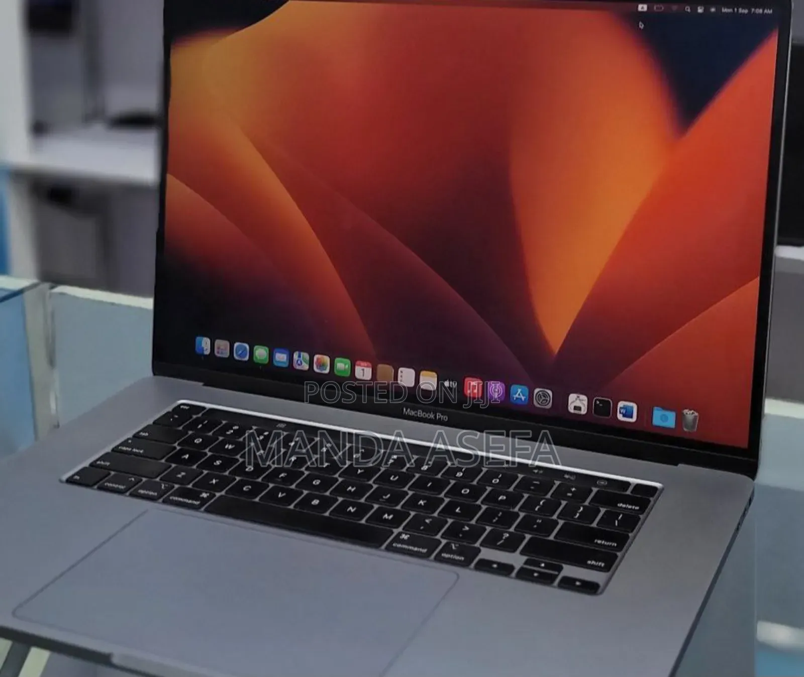 New Laptop Apple MacBook Pro 2019 16GB Intel Core I9 SSD 512GB