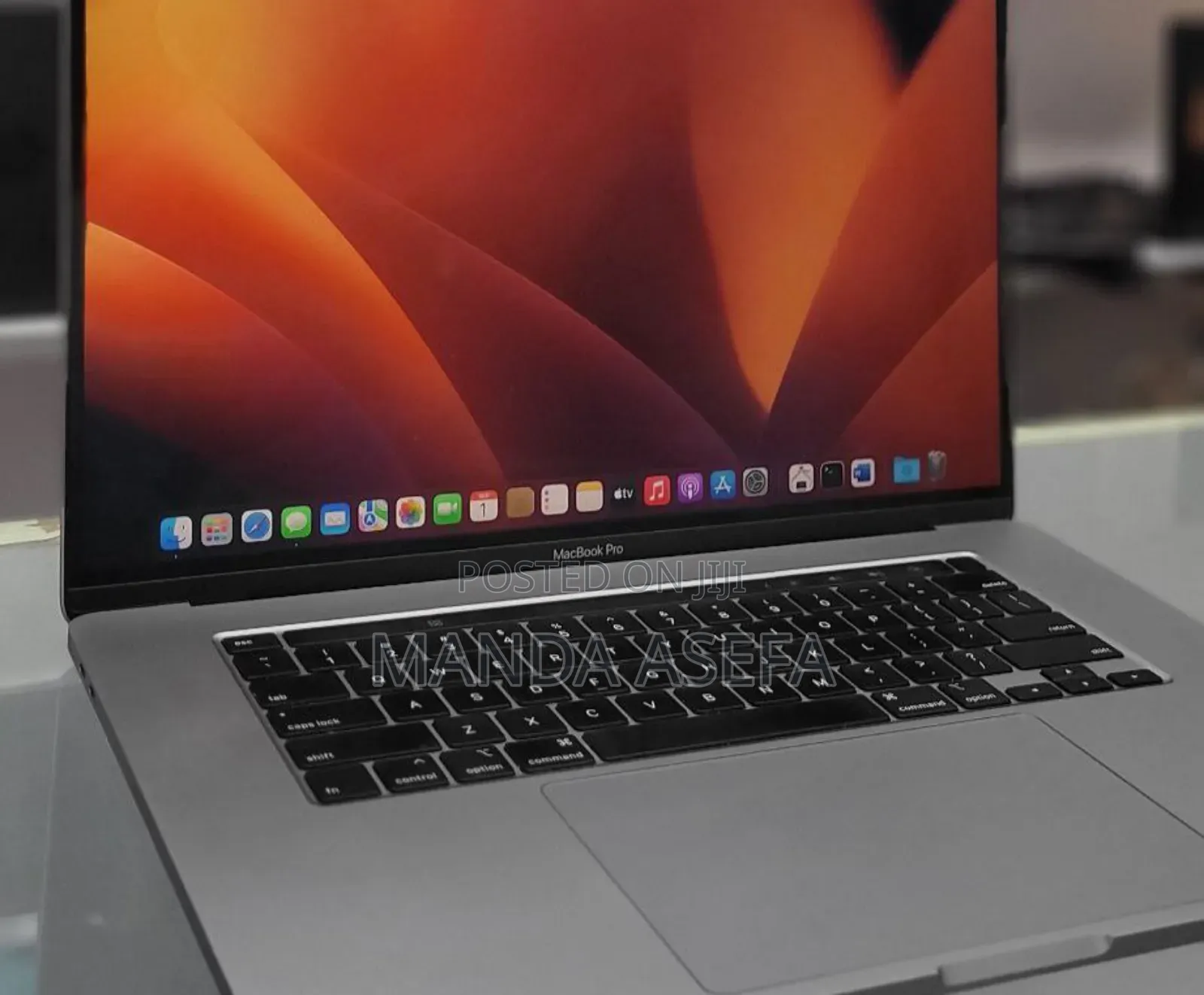 New Laptop Apple MacBook Pro 2019 16GB Intel Core I9 SSD 512GB