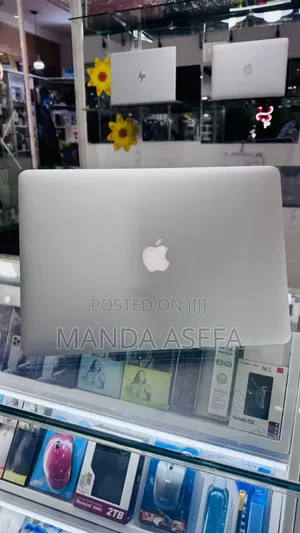 New Laptop Apple MacBook Pro 2015 16GB Intel Core I7 SSD 256GB