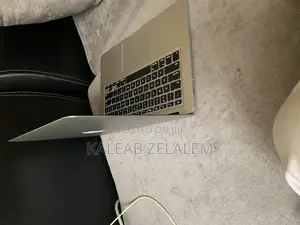 Laptop Apple MacBook Air 2017 8GB Intel Core I5 SSD 128GB