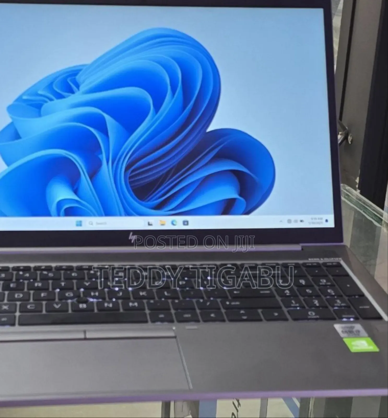 New Laptop HP ZBook Firefly 15 G7 16GB Intel Core I7 SSD 1T