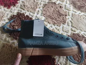 Lacoste Gripshot Mid Leather Chukkas