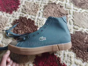 Lacoste Gripshot Mid Leather Chukkas