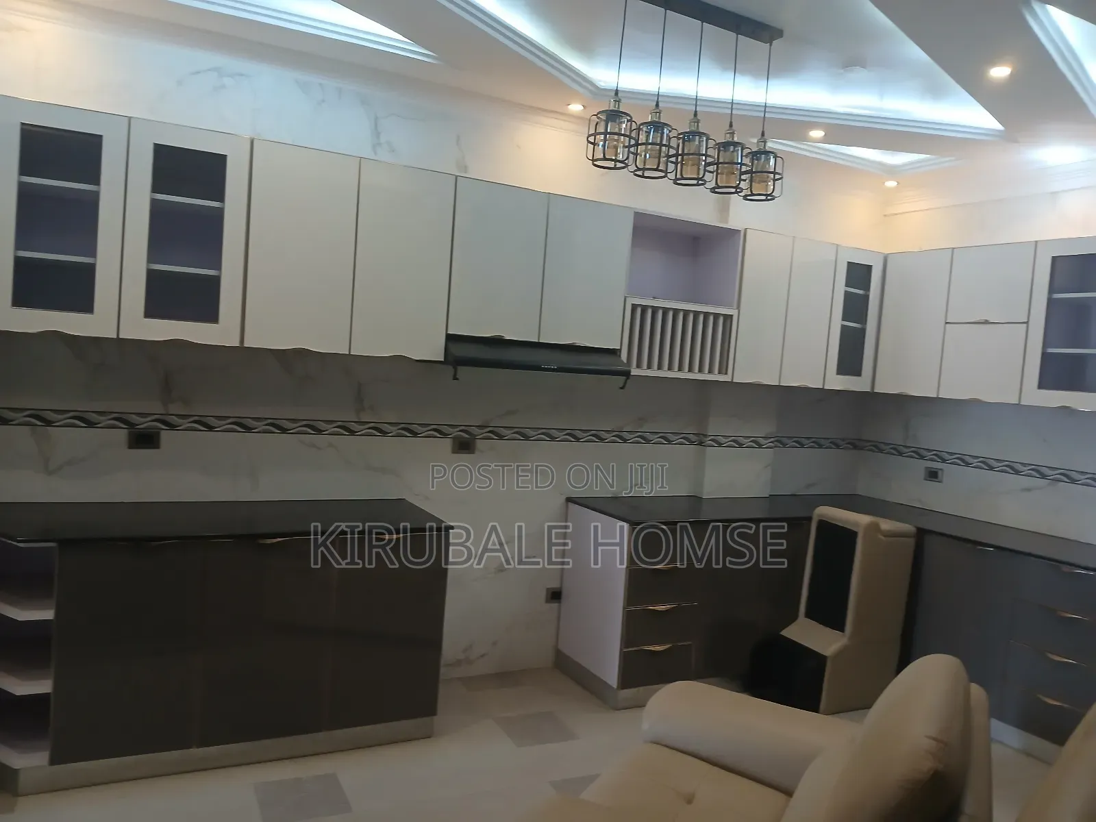 14bdrm House in Hayate Squire Area, Bole for rent