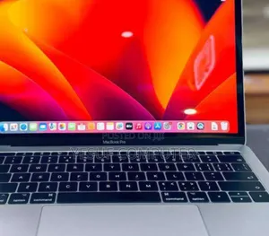 Photo - New Laptop Apple MacBook Pro 2017 8GB Apple M4 Pro SSD 512GB