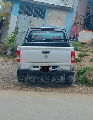 Huanghai N1 2.4 Petrol AWD 2014 Silver