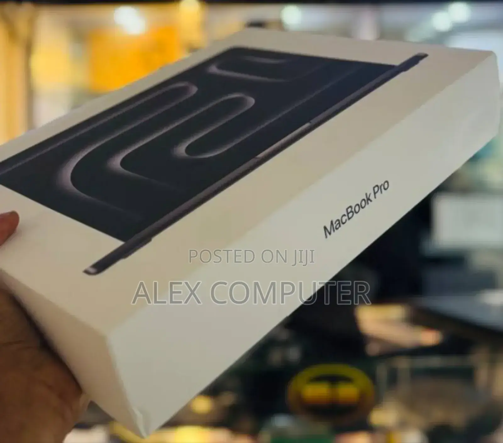 New Apple MacBook Pro 2024 M4 14-Inch 24GB Apple M4 Pro SSD 512GB