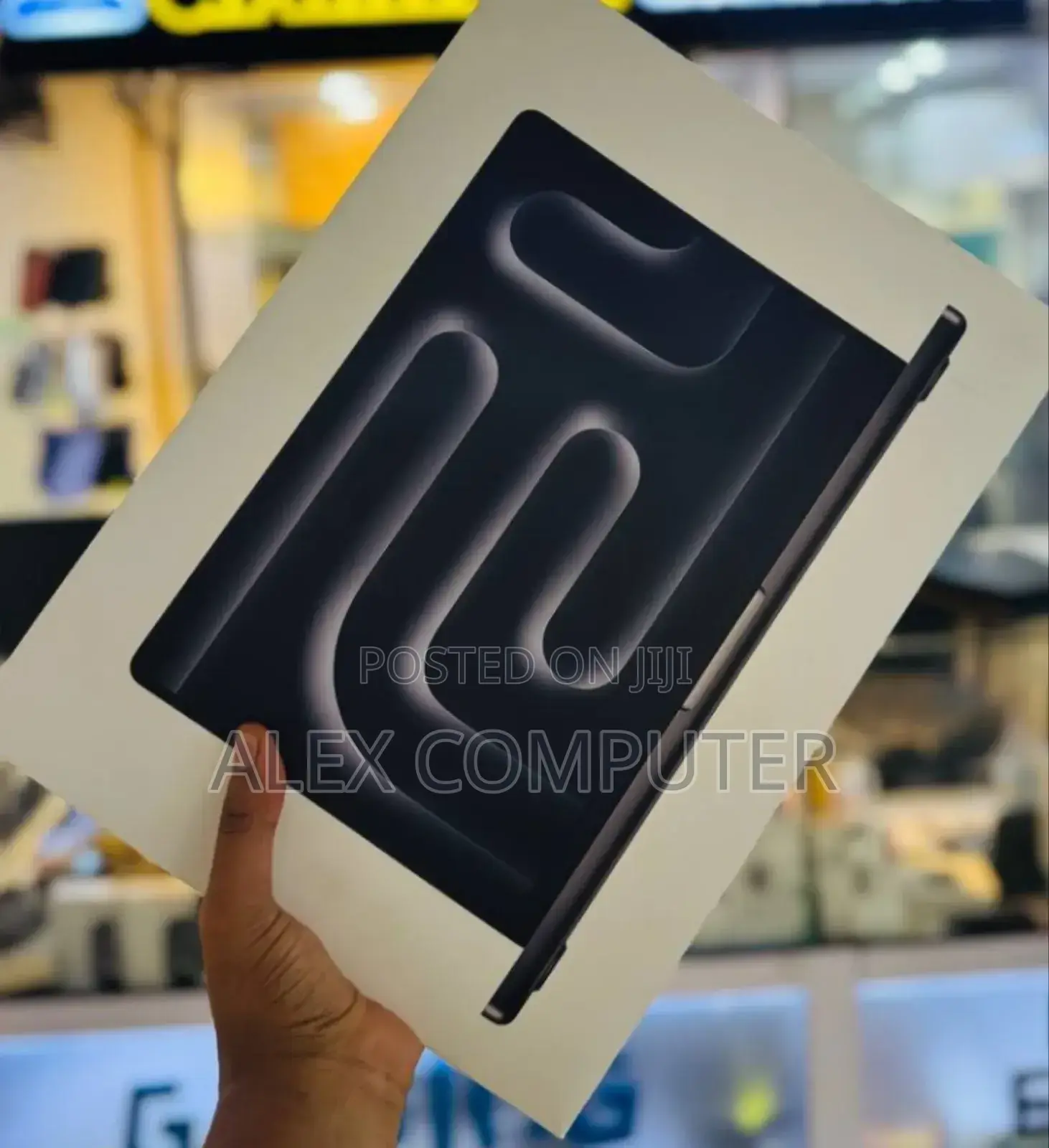 New Apple MacBook Pro 2024 M4 14-Inch 24GB Apple M4 Pro SSD 512GB