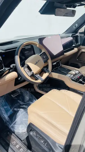 New BYD Leopard 8 2.0 Hybrid AWD 2025 Silver