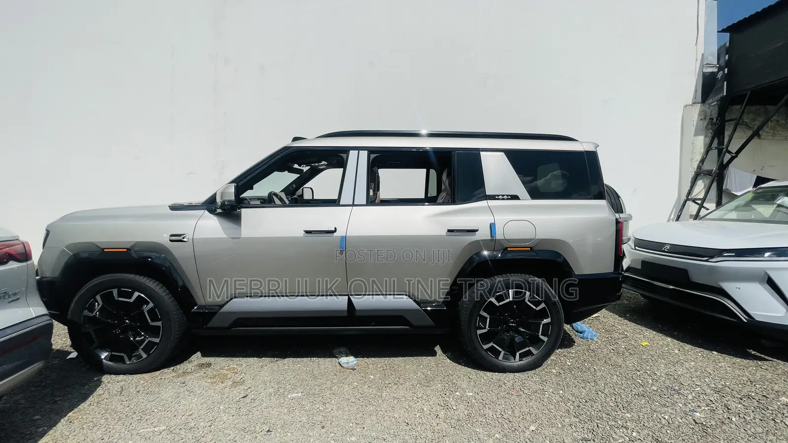 New BYD Leopard 8 2.0 Hybrid AWD 2025 Silver