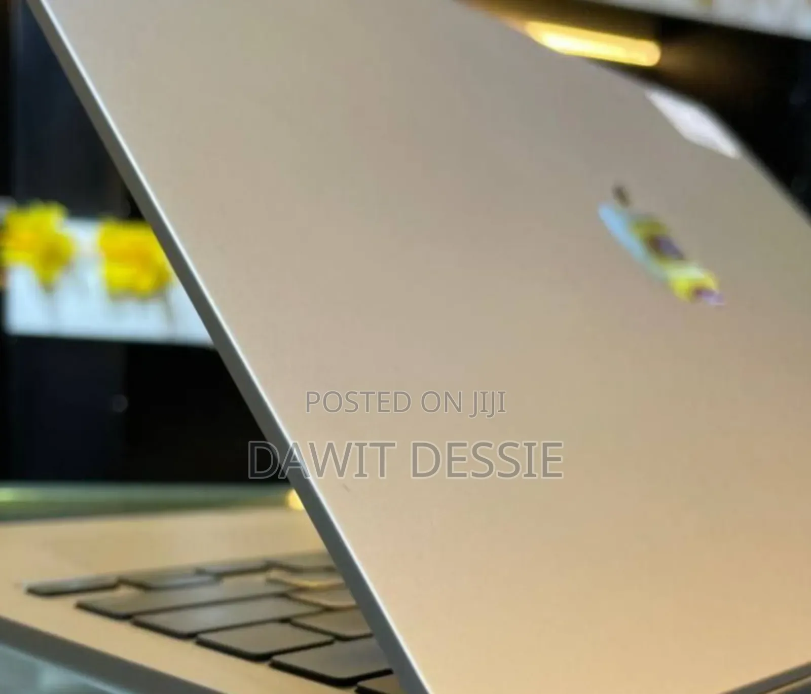 New Apple MacBook Air 2025 M4 13-Inch 16GB Intel Core M3 SSD 512GB