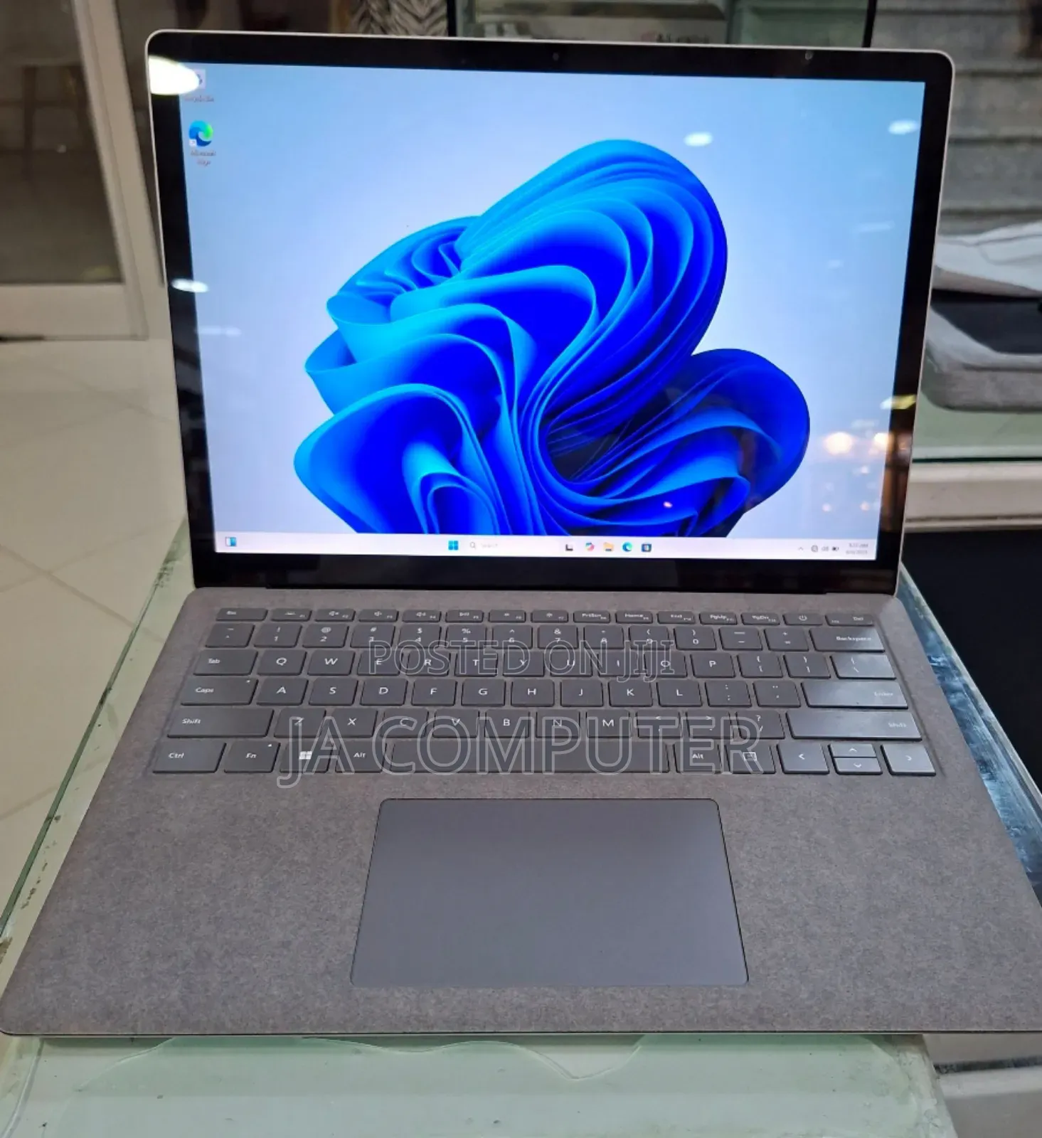 New Laptop Microsoft Surface Laptop 4 16GB Intel Core I7 SSD 512GB