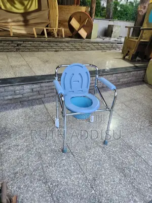 Photo - Toilet Chair丸及commode Chair延續toilet Chair晞了popo Sink Able With Toilet