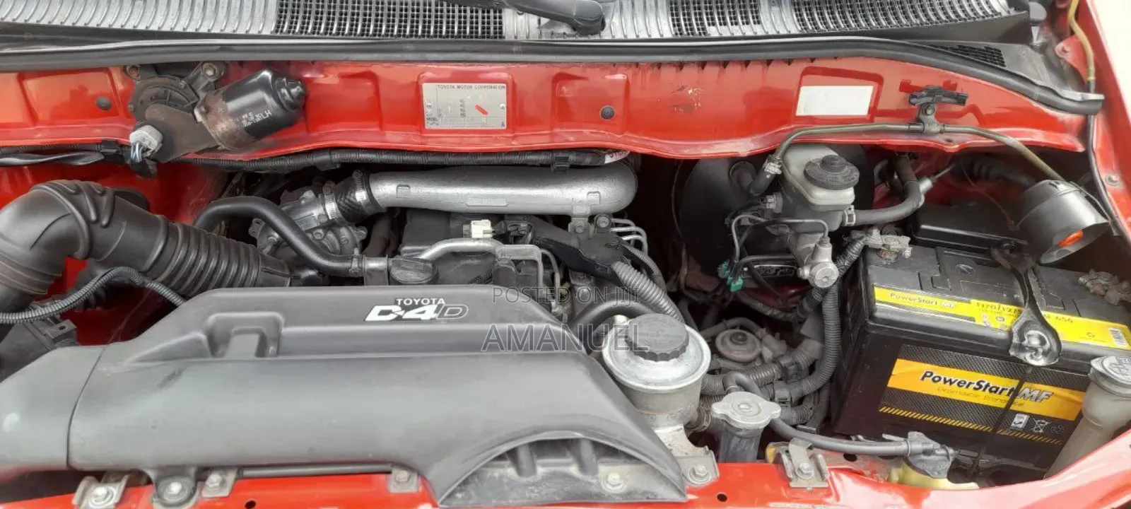 Toyota HiAce 2005 Red