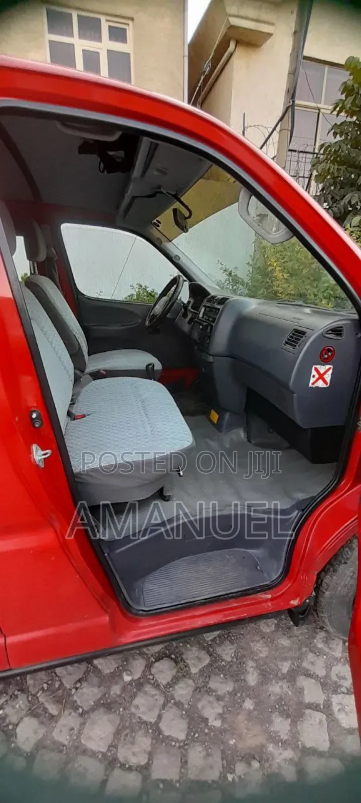 Toyota HiAce 2005 Red