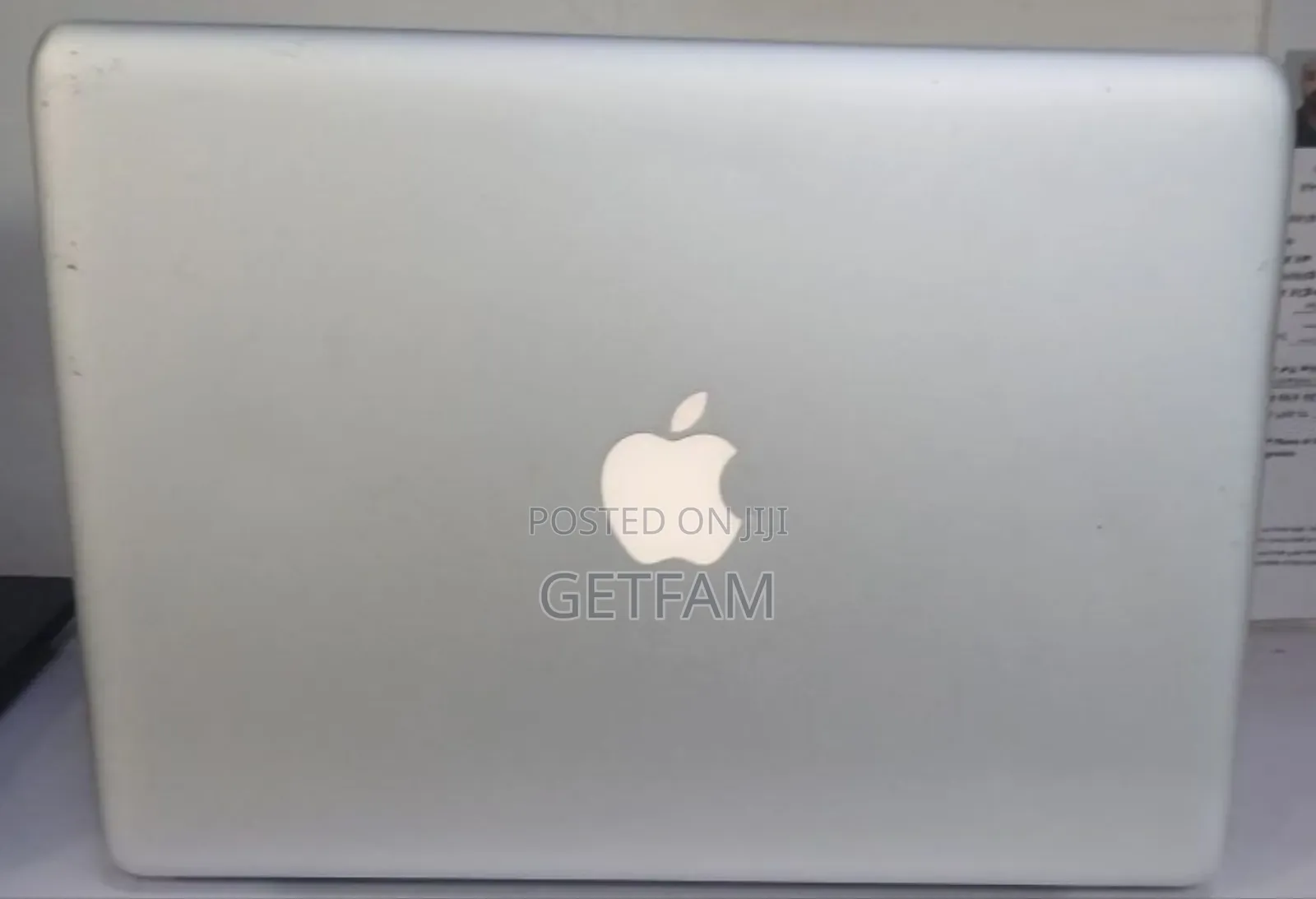 New Laptop Apple MacBook Pro 2017 8GB Intel Core I5 SSD 1T