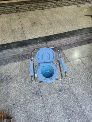 Photo - Commode Chair峯到toilet Chair鳵上commode Chair報名toilet Chair Medical Chair