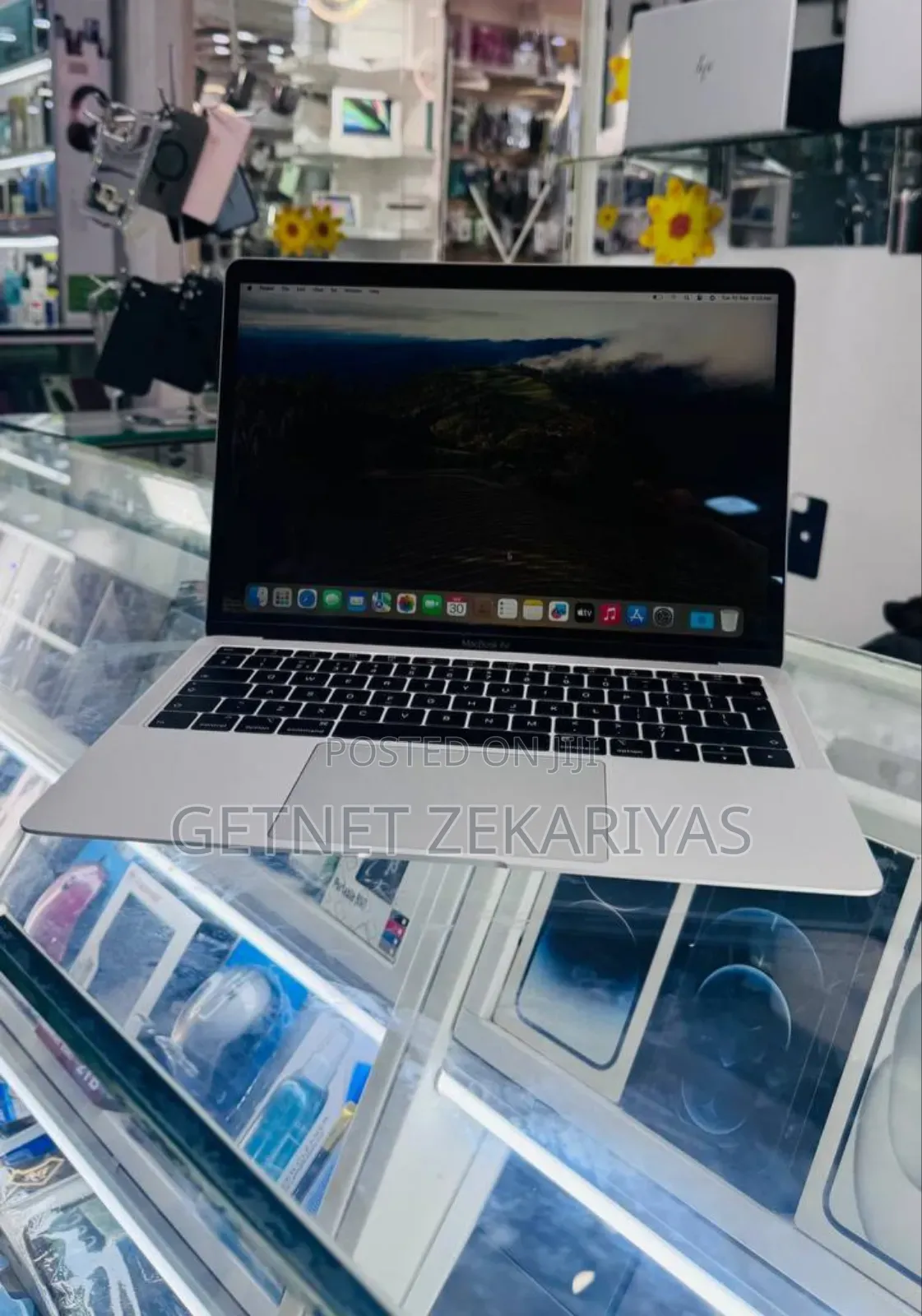 New Laptop Apple MacBook Air 2019 8GB Intel Core I5 SSD 128GB