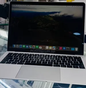 New Laptop Apple MacBook Pro 2019 8GB Intel Core I5 SSD 128GB