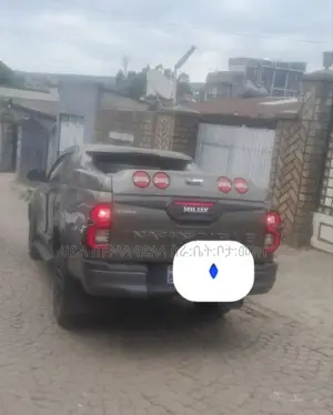 Toyota Hilux 2022 Green