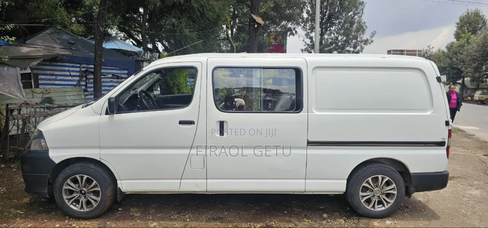 Toyota HiAce 2011 White