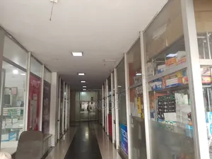 የ ንግድ ሱቅ ቁልፍ ሽያጭ ከነ ዲስፕለይ