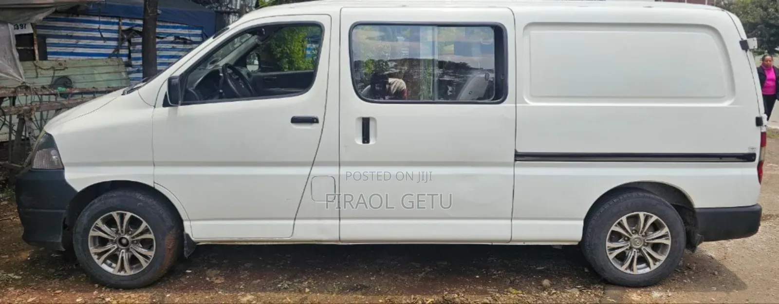 Toyota HiAce 2011 White