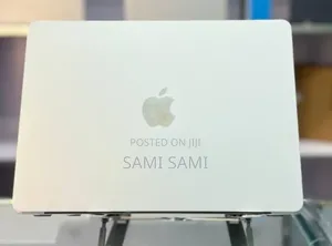 Photo - New Laptop Apple MacBook Air 2025 M4 13-Inch 16GB Apple M4 SSD 256GB