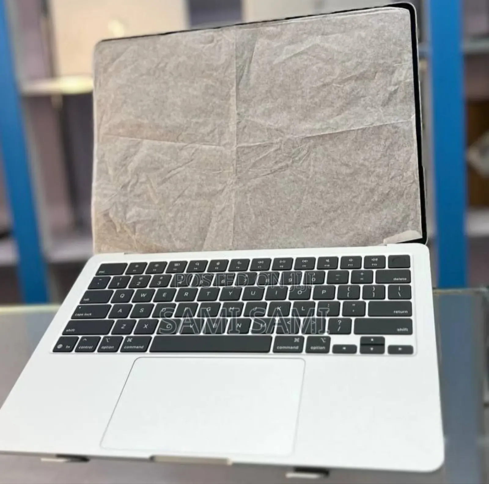 New Laptop Apple MacBook Air 2025 M4 13-Inch 16GB Apple M4 SSD 256GB