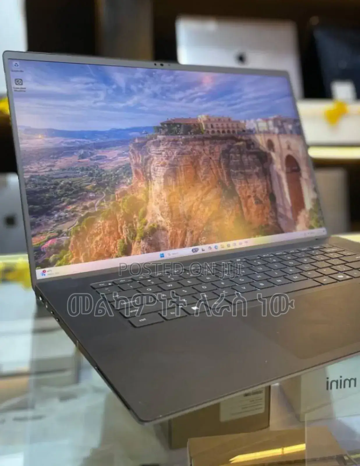 New Laptop Dell Precision 5690 32GB Intel Core Ultra 7 SSD 1T