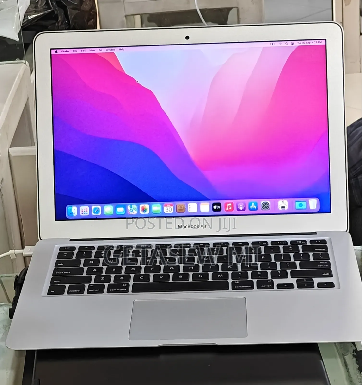 New Laptop Apple MacBook Air 2017 8GB Intel Core I7 SSD 512GB