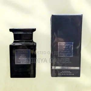 Photo - Tom Ford Oud Wood Intense Eau De Parfum