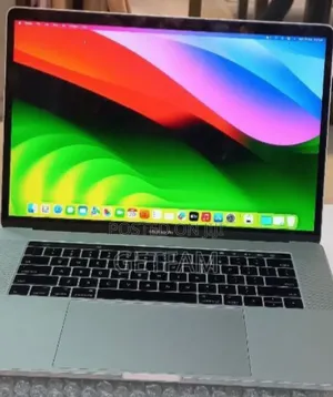 New Laptop Apple MacBook Pro 2017 8GB Intel Core I5 SSD 512GB