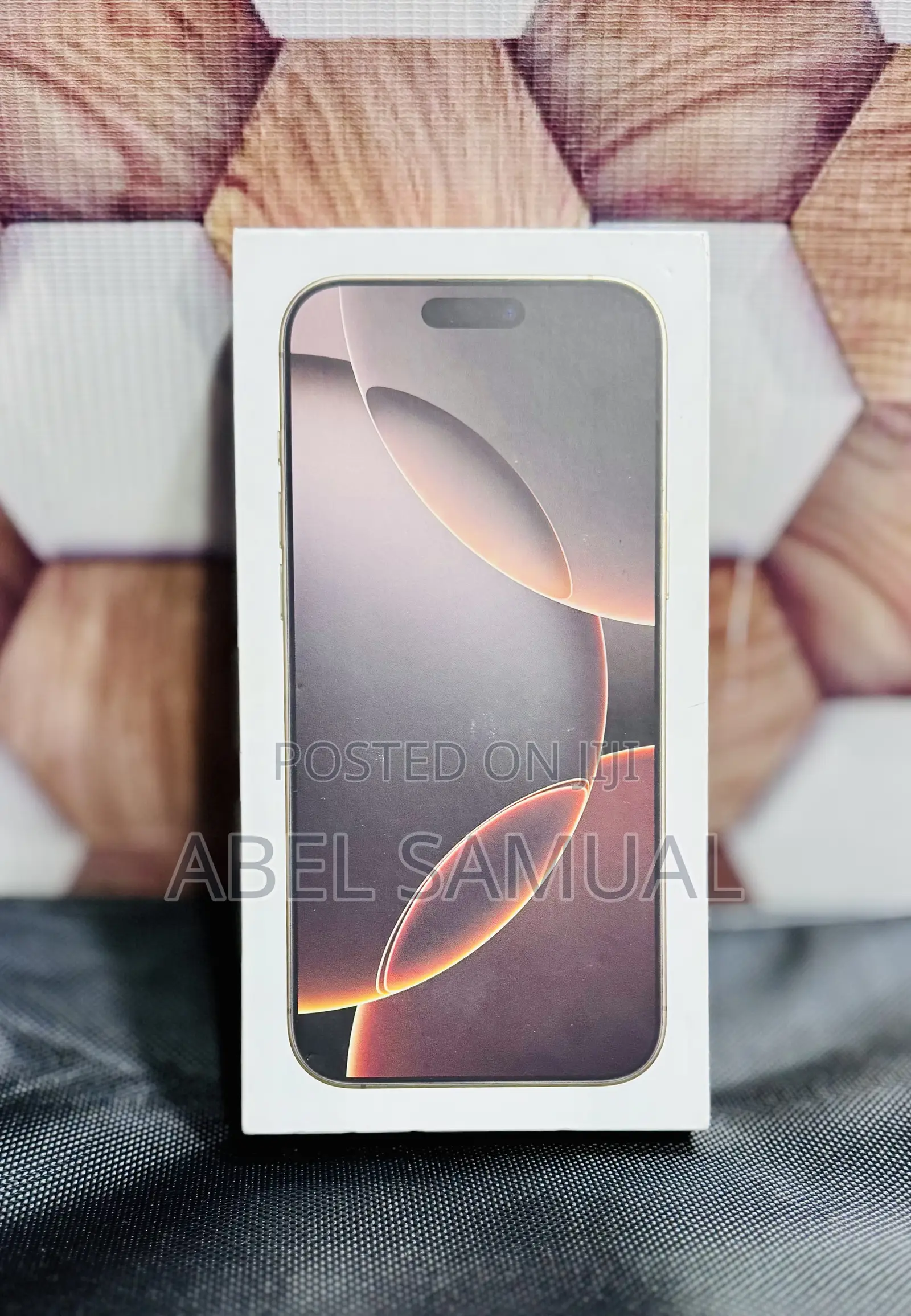 New Apple iPhone 16 Pro Max 256 GB Gold