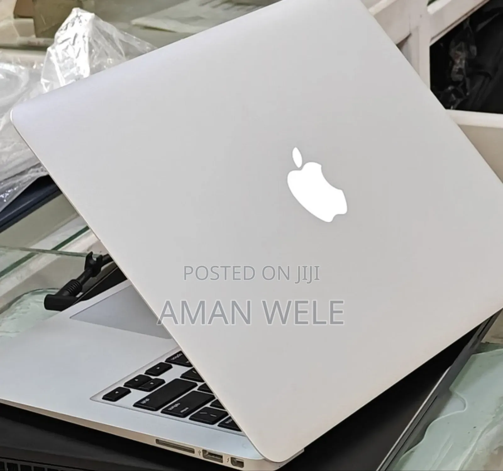 New Laptop Apple MacBook Pro 2017 8GB Intel Core I7 SSD 512GB