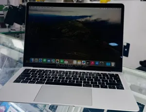 Photo - New Laptop Apple MacBook Air 2019 8GB Intel Core I5 SSD 128GB