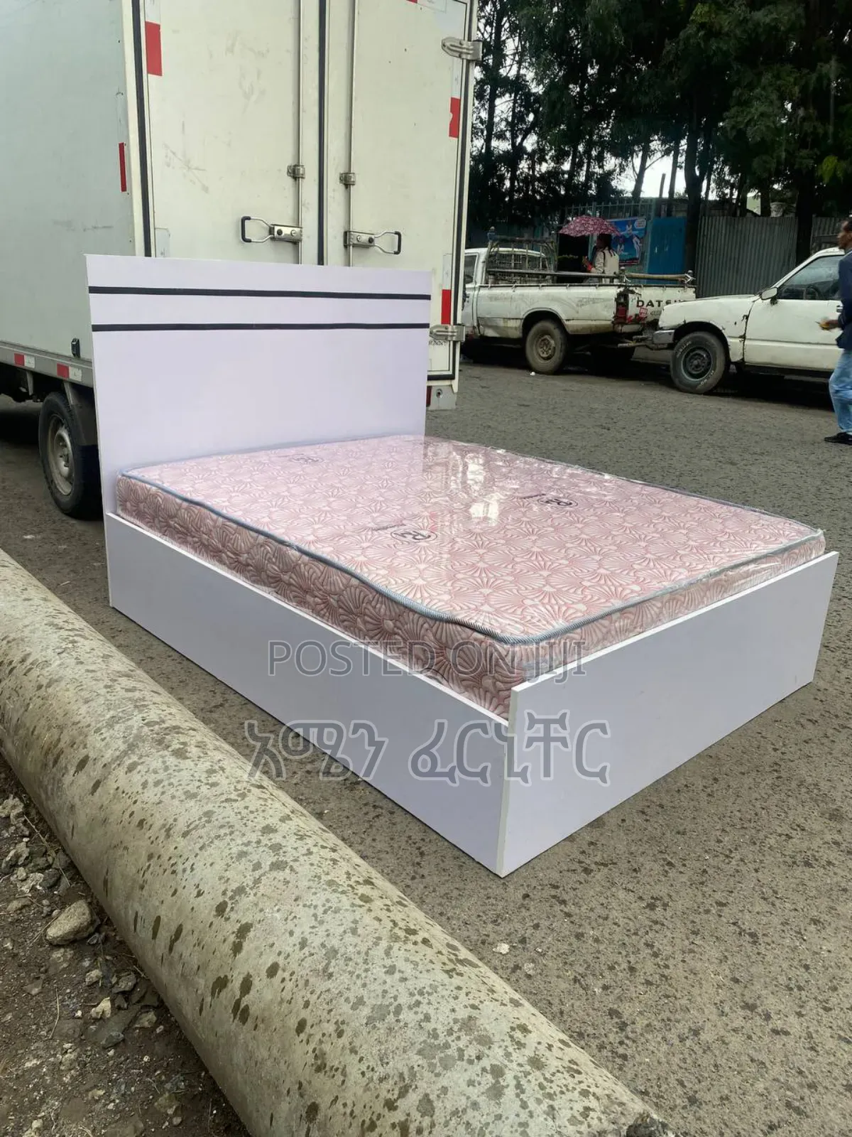 1.50 አልጋ(Alga),Bed 12500. ከፍራሽ ጋር በ19800.