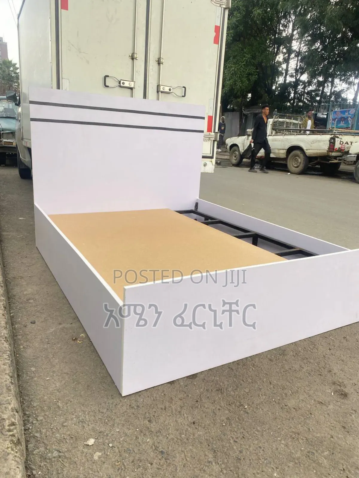 1.50 አልጋ(Alga),Bed 12500. ከፍራሽ ጋር በ19800.